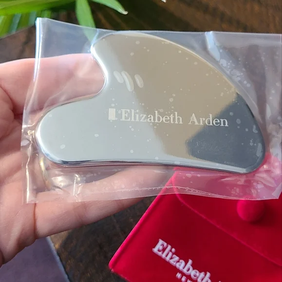 Elizabeth Arden Gua Sha - Picture 3 of 9